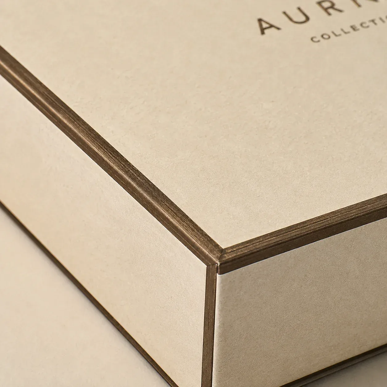 Edge coloring on apparel packaging.