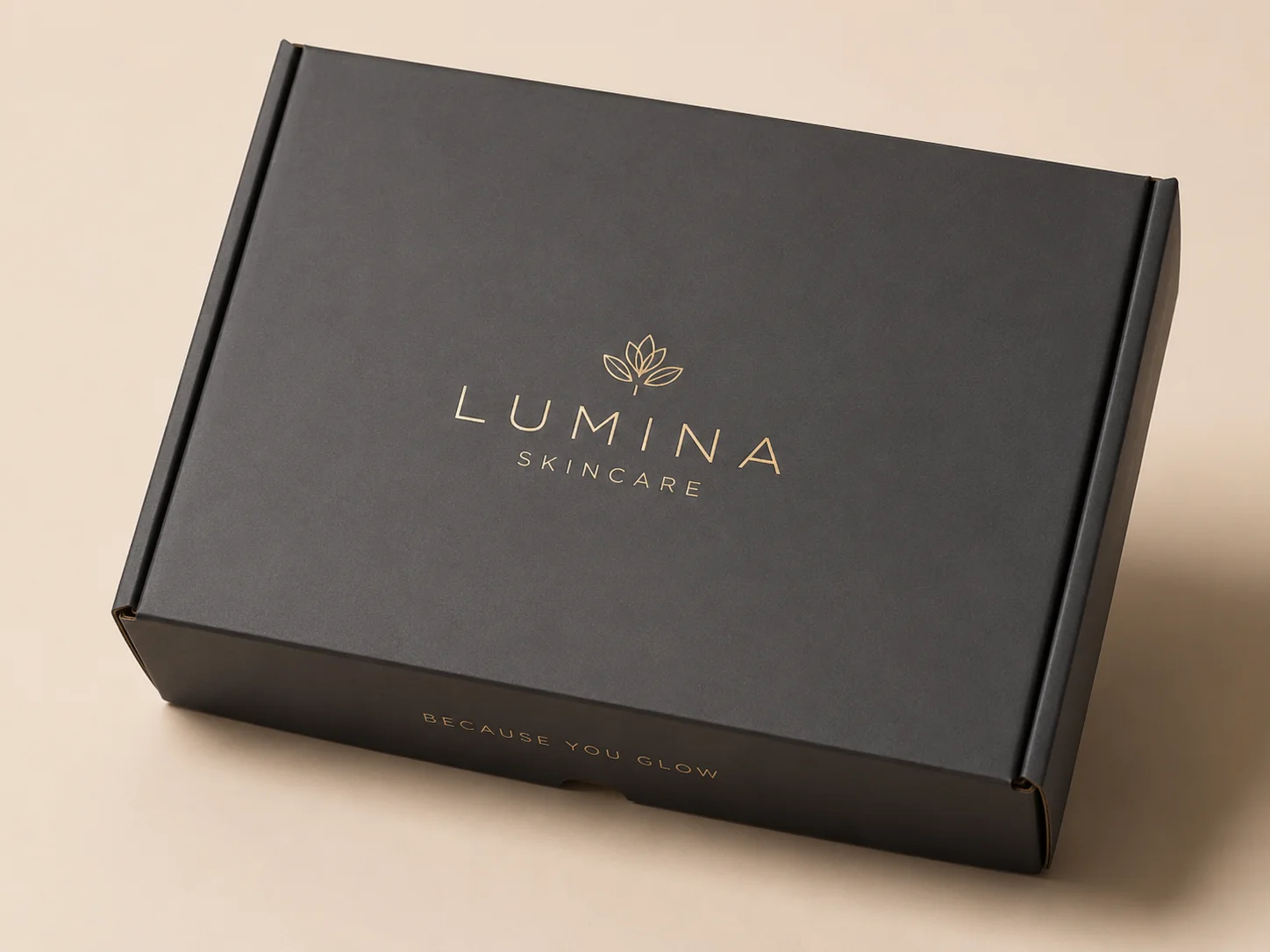 Pearlescent coating on e-commerce packaging.