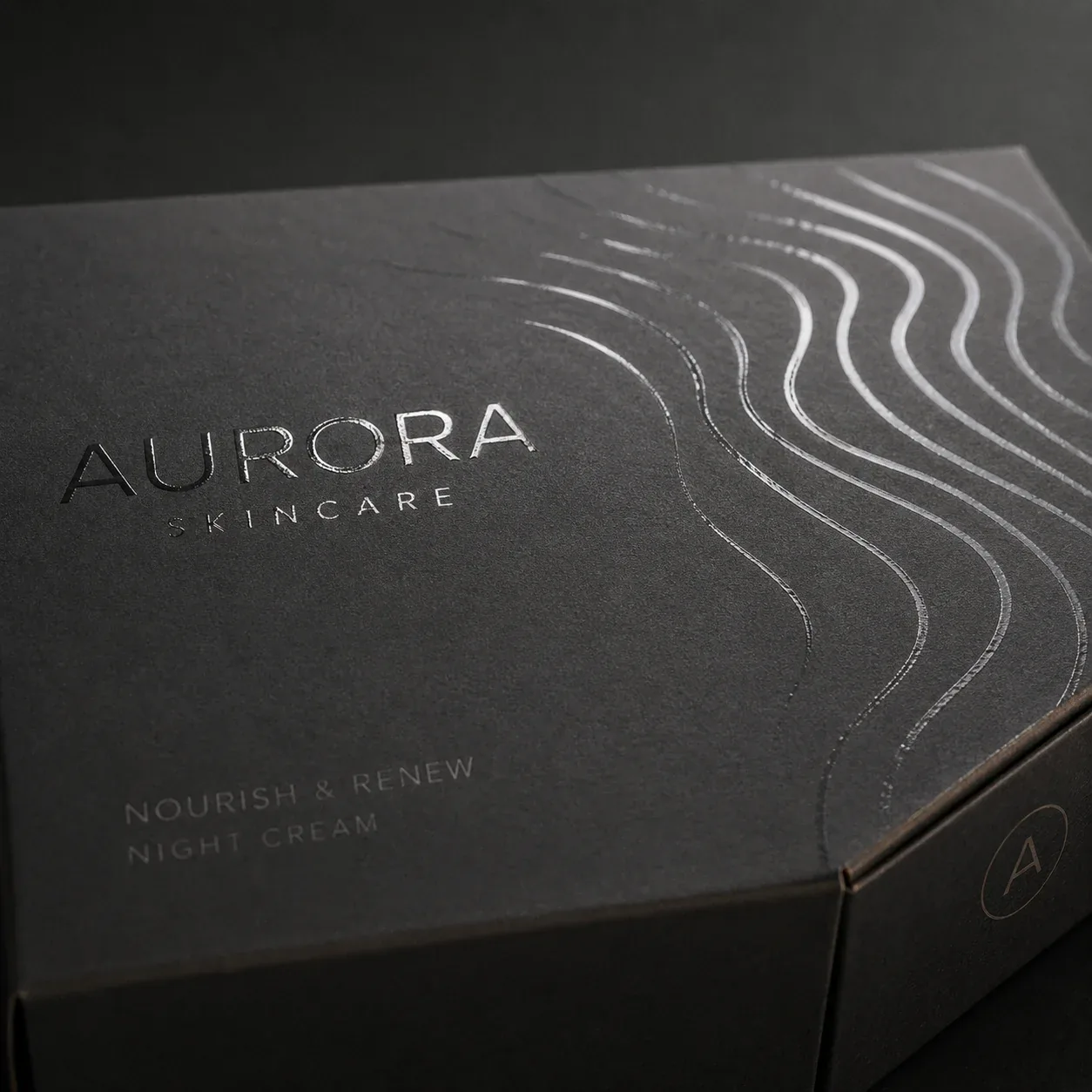 Spot UV effect on e-commerce packaging.