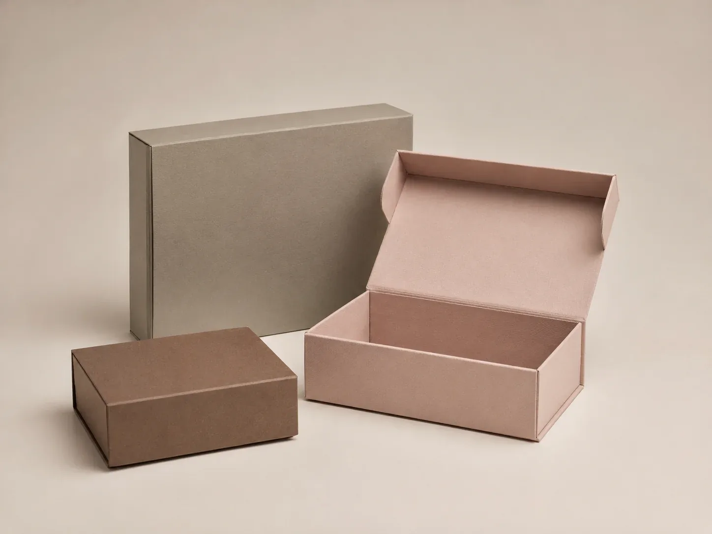 Magnetic gift boxes