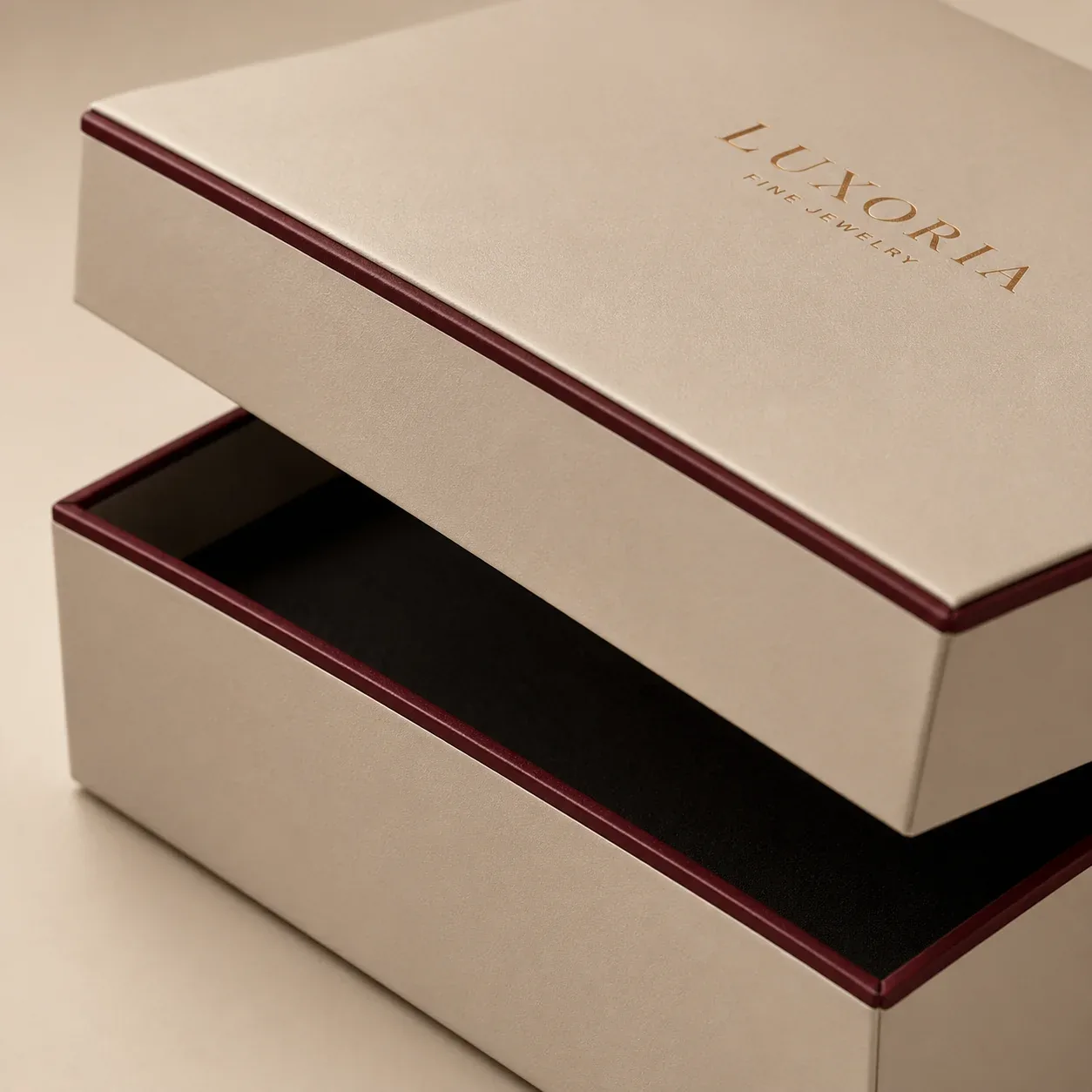 Edge coloring on jewelry packaging.