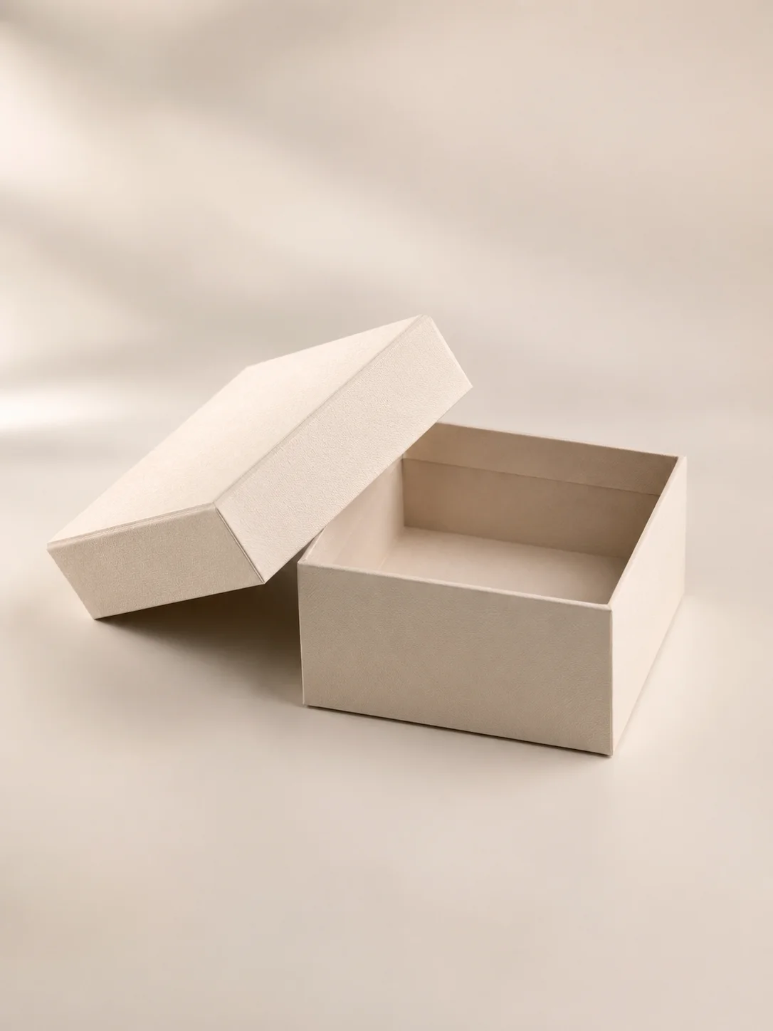 Lid and base gift box quality assurance - structure, fit, wrapping and packing inspection