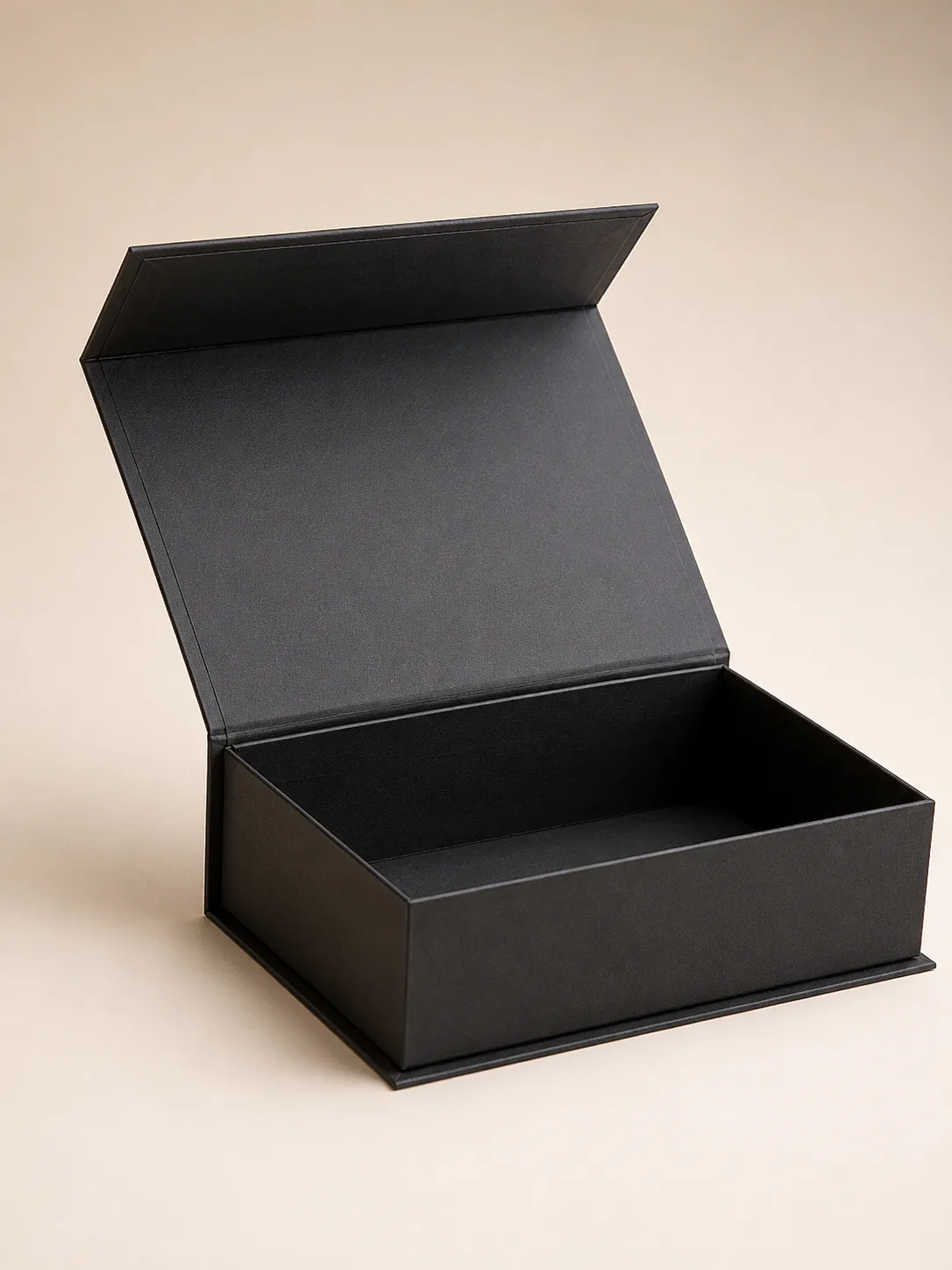 Magnetic gift box quality assurance showroom - structure, magnetic closure, print and packing inspection